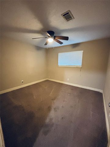 2902 19th Avenue N, Texas City, TX 77590