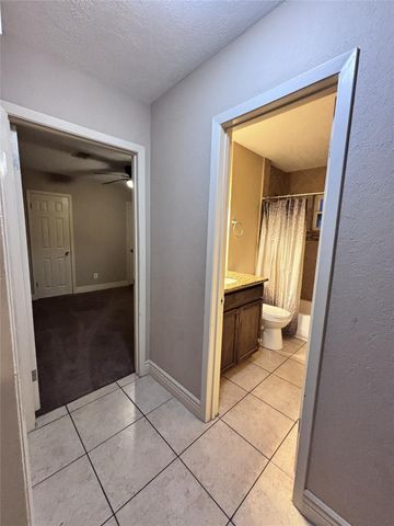2902 19th Avenue N, Texas City, TX 77590