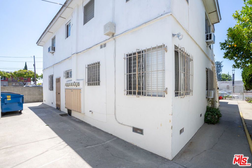 Image 14 of property listing at 1412 Centinela Avenue, Inglewood, CA 90302