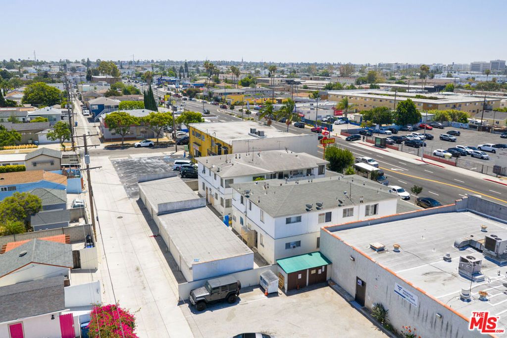Image 30 of property listing at 1412 Centinela Avenue, Inglewood, CA 90302