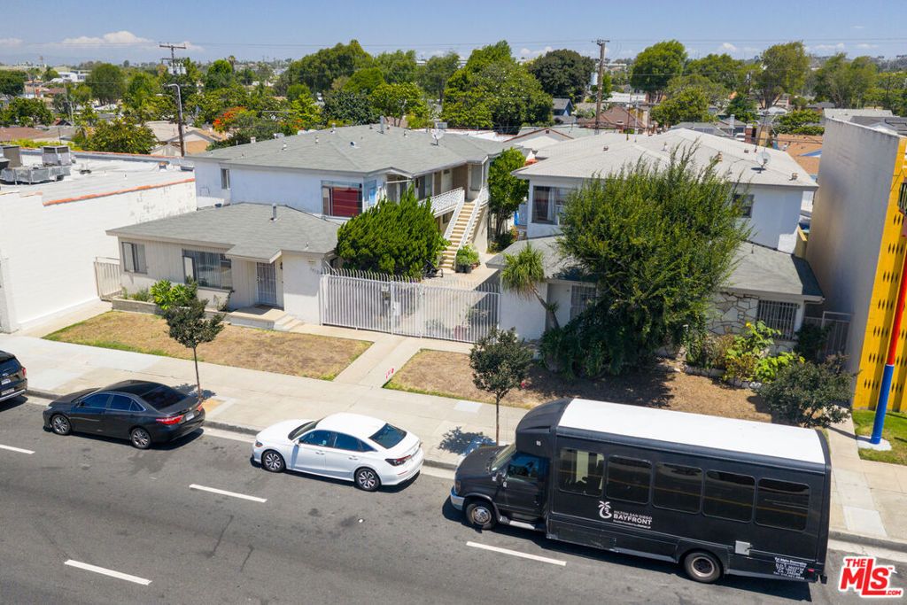 Image 3 of property listing at 1412 Centinela Avenue, Inglewood, CA 90302
