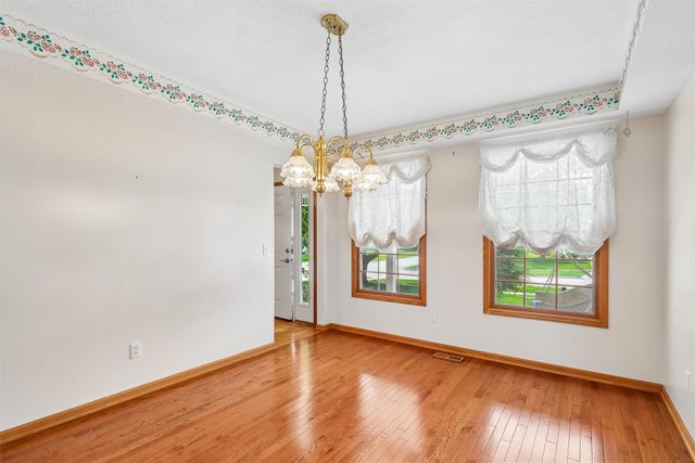 14025 Summit Drive, Clive, IA 50325