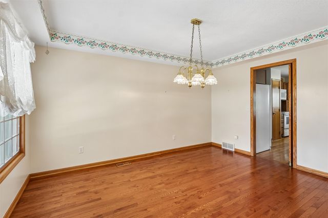 14025 Summit Drive, Clive, IA 50325
