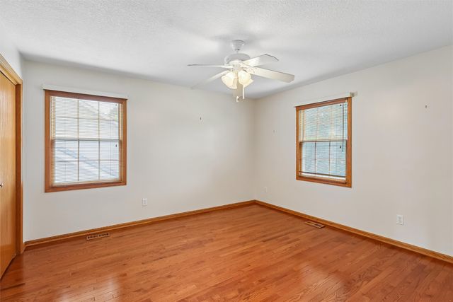 14025 Summit Drive, Clive, IA 50325