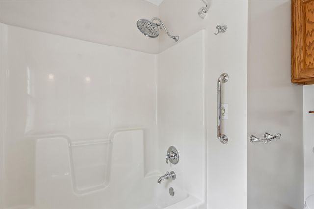 14025 Summit Drive, Clive, IA 50325