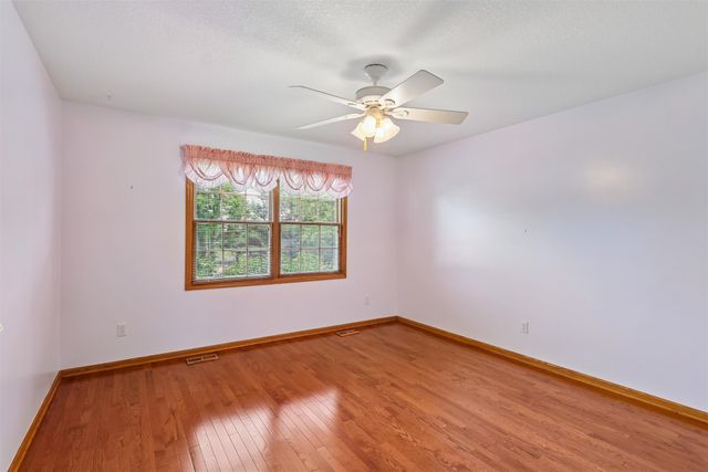 14025 Summit Drive, Clive, IA 50325