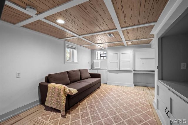 4044 Walsh Street, St Louis, MO 63116