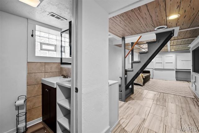 4044 Walsh Street, St Louis, MO 63116