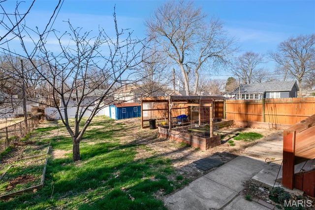 4044 Walsh Street, St Louis, MO 63116