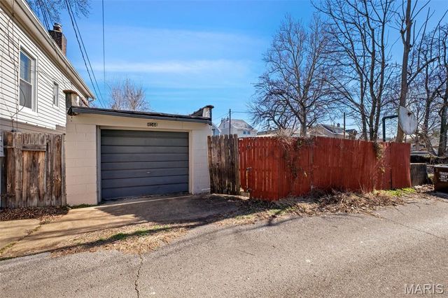 4044 Walsh Street, St Louis, MO 63116