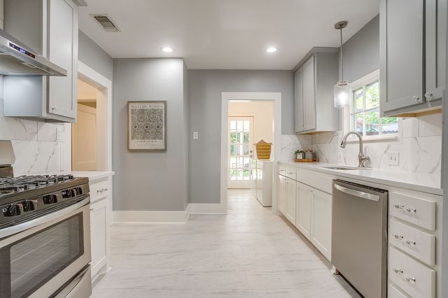 1720 Belle Place, Fort Worth, TX 76107