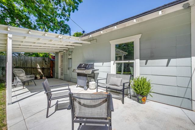 1720 Belle Place, Fort Worth, TX 76107