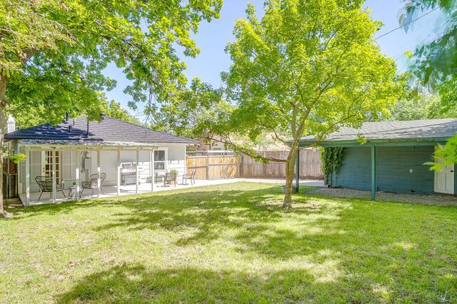 1720 Belle Place, Fort Worth, TX 76107