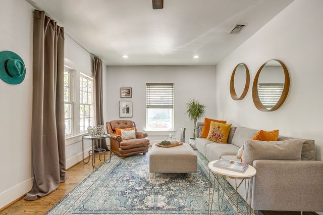 1720 Belle Place, Fort Worth, TX 76107