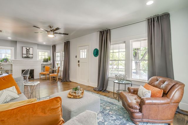 1720 Belle Place, Fort Worth, TX 76107