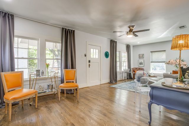 1720 Belle Place, Fort Worth, TX 76107