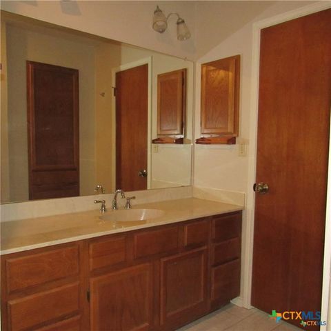 1133 Ashby Street C9, Seguin, TX 78155