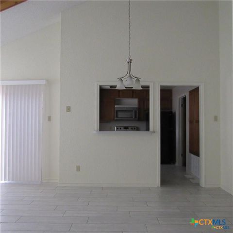 1133 Ashby Street C9, Seguin, TX 78155