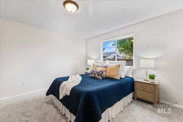 1808 Cambridge St, Caldwell, ID 83607