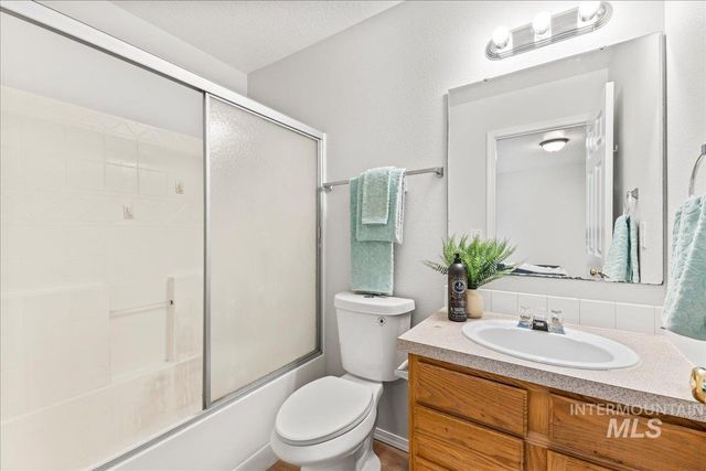 1808 Cambridge St, Caldwell, ID 83607