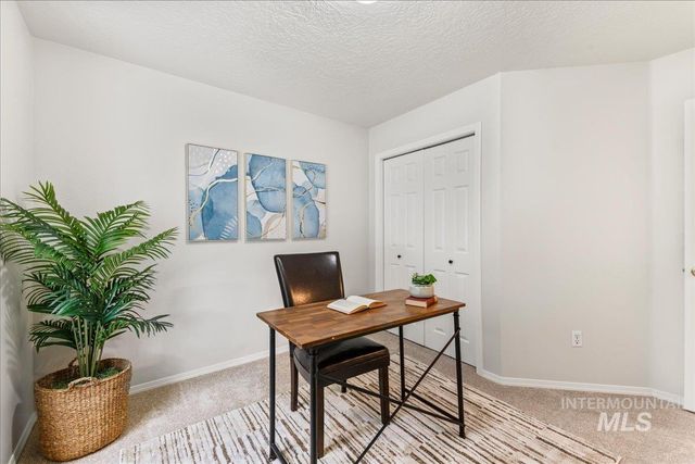 1808 Cambridge St, Caldwell, ID 83607