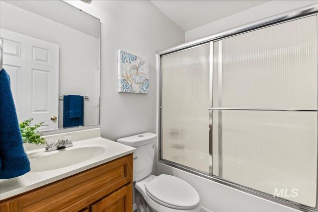 1808 Cambridge St, Caldwell, ID 83607