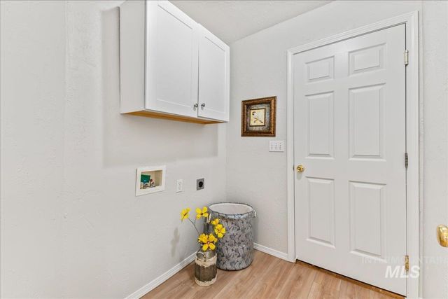 1808 Cambridge St, Caldwell, ID 83607