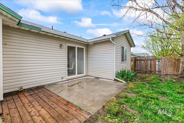 1808 Cambridge St, Caldwell, ID 83607