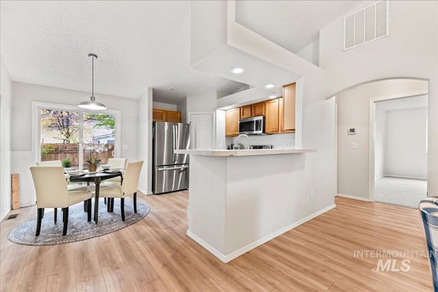 1808 Cambridge St, Caldwell, ID 83607