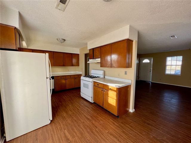 2005 Theodore Drive A, Springdale, AR 72762