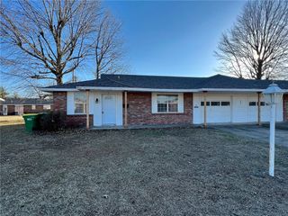 2005 Theodore Drive A, Springdale, AR 72762