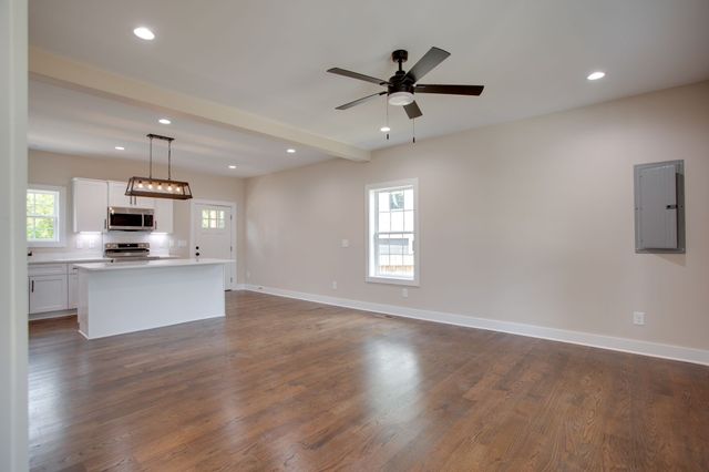 513 Transit Ave, Columbia, TN 38401