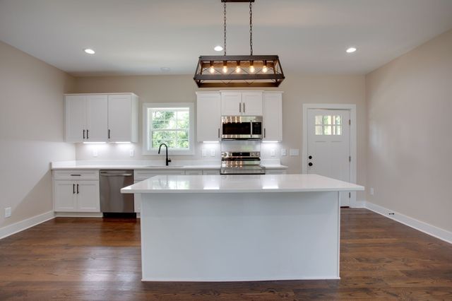 513 Transit Ave, Columbia, TN 38401