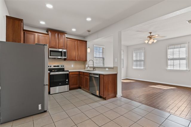 3073 Peyton Brook Drive, Fort Worth, TX 76137