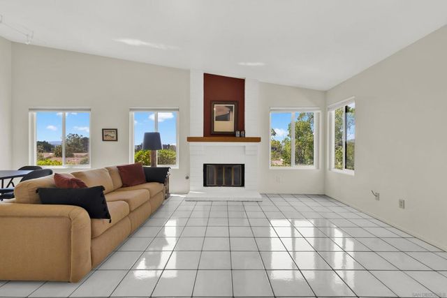 17925 Avenida Cordillera, San Diego, CA 92128