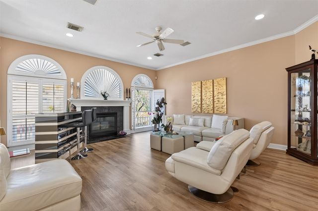 6087 Longmire Trail, Conroe, TX 77304