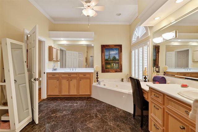6087 Longmire Trail, Conroe, TX 77304