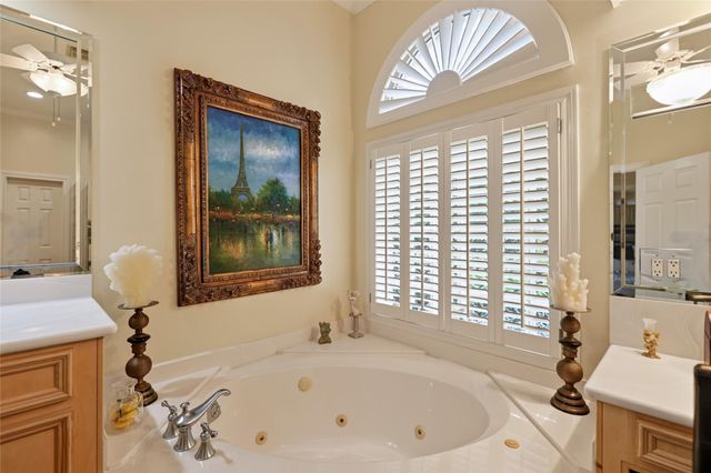6087 Longmire Trail, Conroe, TX 77304