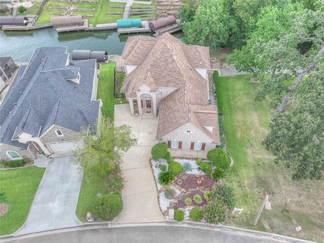 6087 Longmire Trail, Conroe, TX 77304