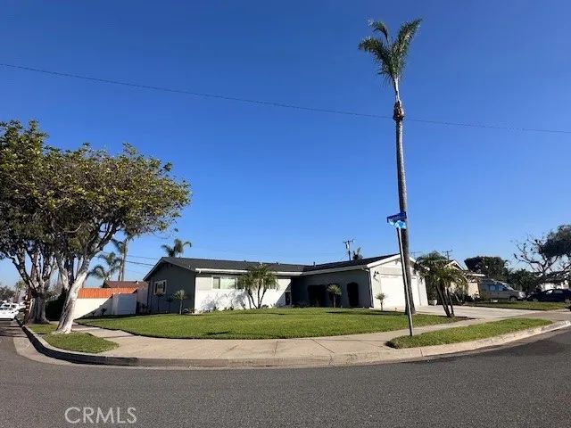 8091 Valencia Drive, Huntington Beach, CA 92647
