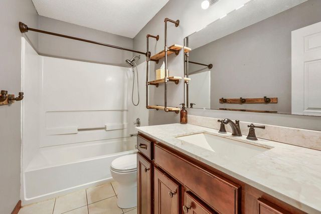 413 Tiffany Drive, Hastings, MN 55033