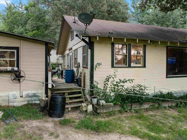 4996 & 5002 County Road 112 N, Overton, TX 75684