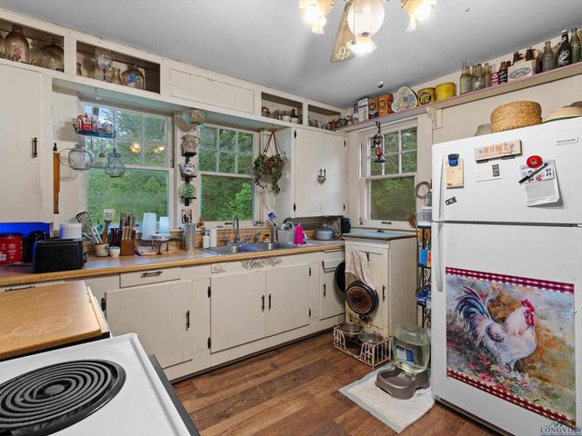 4996 & 5002 County Road 112 N, Overton, TX 75684