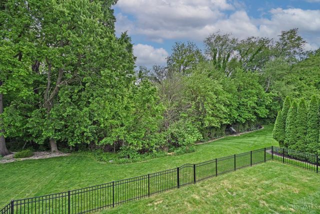 4826 Lakeview Court, South Lebanon, OH 45065