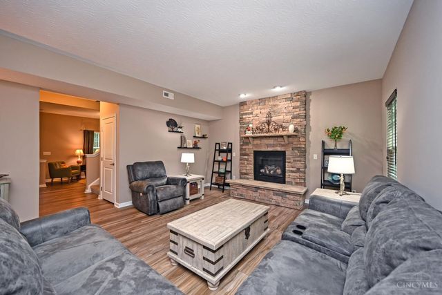 4826 Lakeview Court, South Lebanon, OH 45065