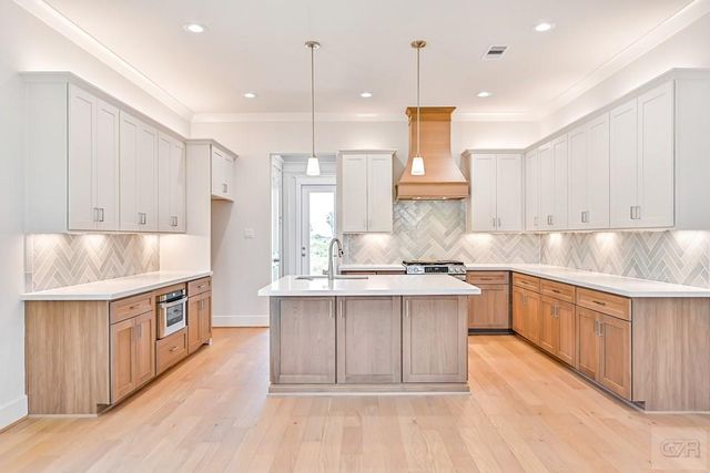 5 Sunset, Galveston, TX 77554