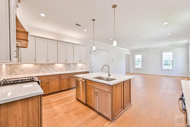 5 Sunset, Galveston, TX 77554