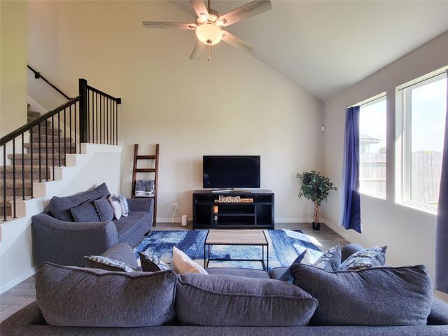 10843 Bodie Hills Drive, Rosharon, TX 77583