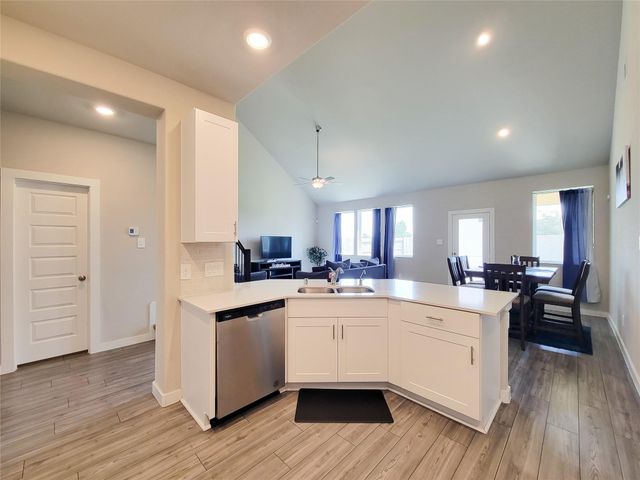 10843 Bodie Hills Drive, Rosharon, TX 77583