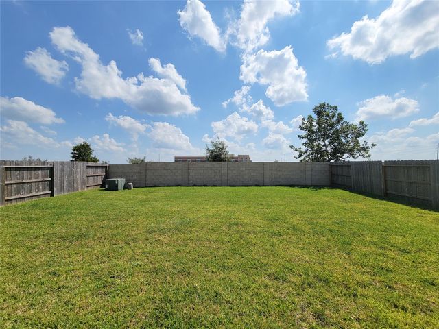 10843 Bodie Hills Drive, Rosharon, TX 77583